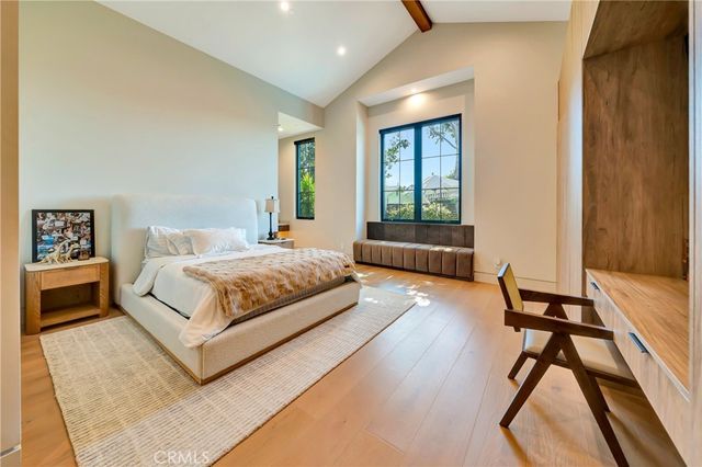 5507 Vanalden, Tarzana, CA 91356