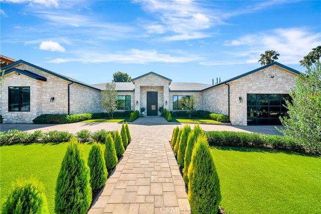 5507 Vanalden, Tarzana, CA 91356