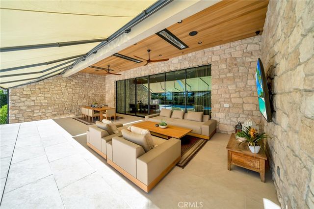 5507 Vanalden, Tarzana, CA 91356