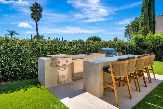 5507 Vanalden, Tarzana, CA 91356