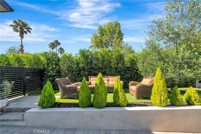 5507 Vanalden, Tarzana, CA 91356