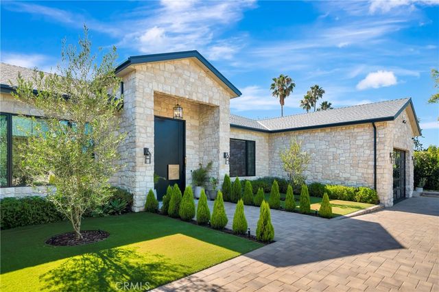 5507 Vanalden, Tarzana, CA 91356