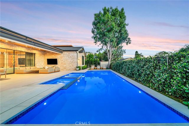 5507 Vanalden, Tarzana, CA 91356