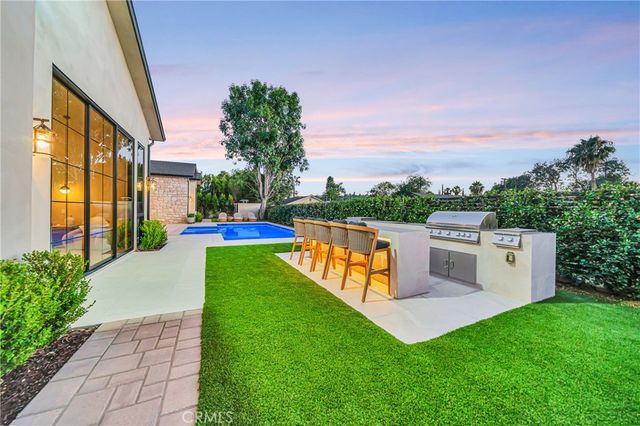 5507 Vanalden, Tarzana, CA 91356