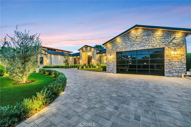 5507 Vanalden, Tarzana, CA 91356
