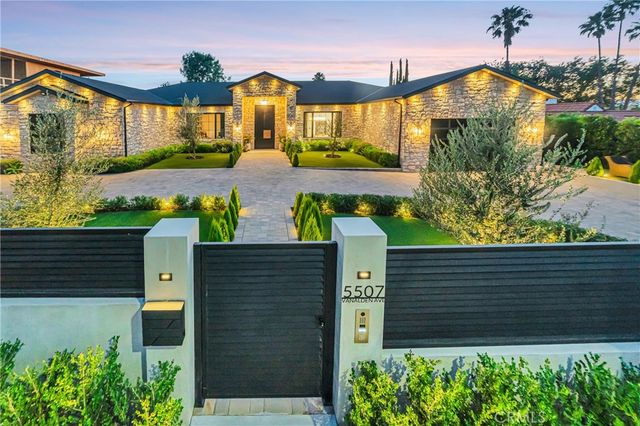 5507 Vanalden, Tarzana, CA 91356