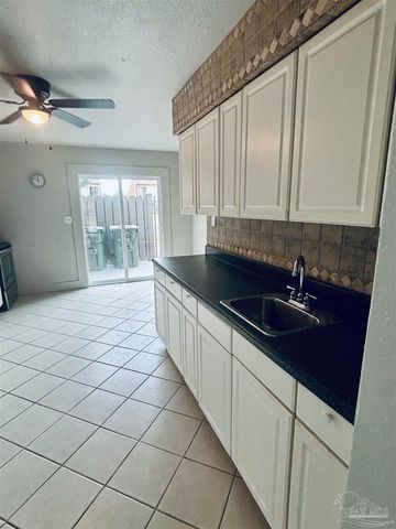 4733 Huron Dr, Pensacola, FL 32507