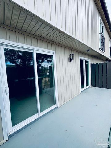 4733 Huron Dr, Pensacola, FL 32507