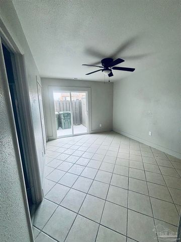 4733 Huron Dr, Pensacola, FL 32507