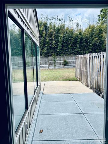 4733 Huron Dr, Pensacola, FL 32507