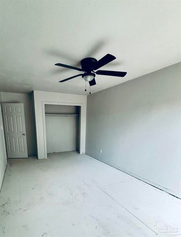 4733 Huron Dr, Pensacola, FL 32507