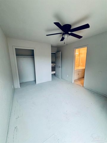 4733 Huron Dr, Pensacola, FL 32507