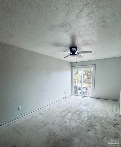 4733 Huron Dr, Pensacola, FL 32507