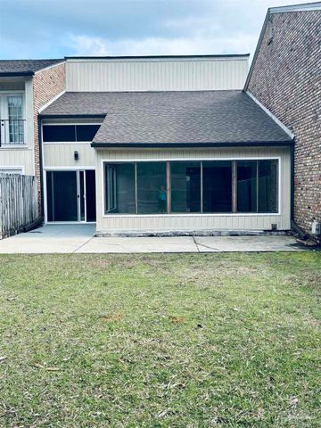 4733 Huron Dr, Pensacola, FL 32507