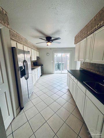 4733 Huron Dr, Pensacola, FL 32507