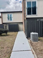 4733 Huron Dr, Pensacola, FL 32507