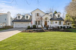 1020 S Grove Avenue, Barrington, IL 60010