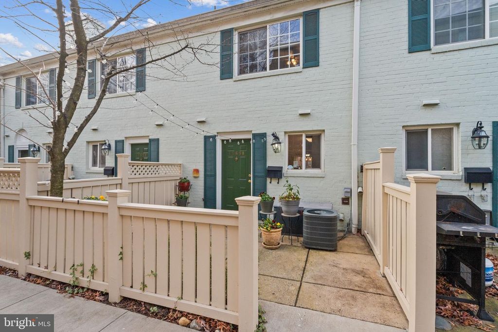1469-B N VAN DORN ST, Alexandria, VA 22304