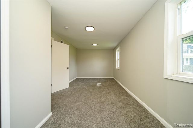 36807 Jefferson Avenue, Harrison Twp, MI 48045