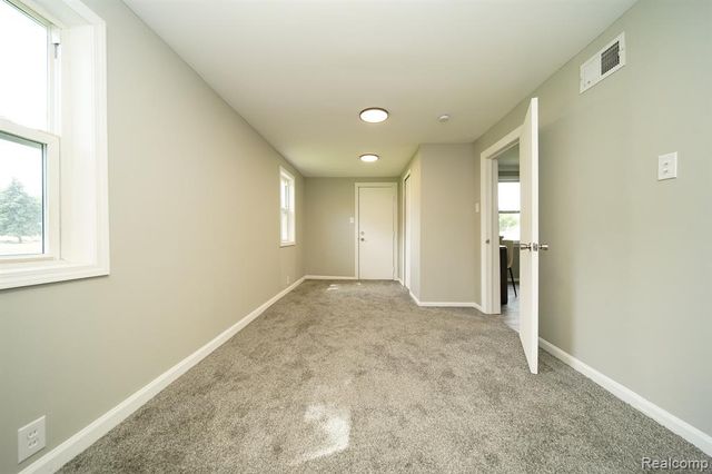 36807 Jefferson Avenue, Harrison Twp, MI 48045