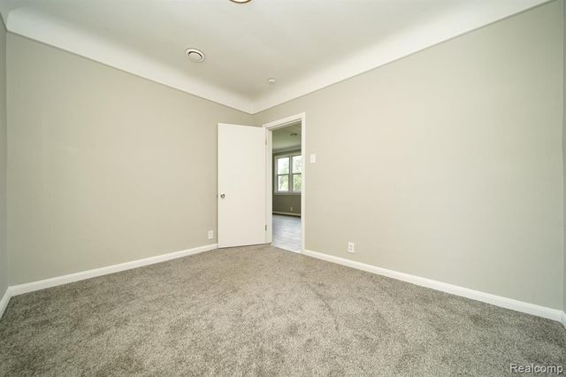 36807 Jefferson Avenue, Harrison Twp, MI 48045
