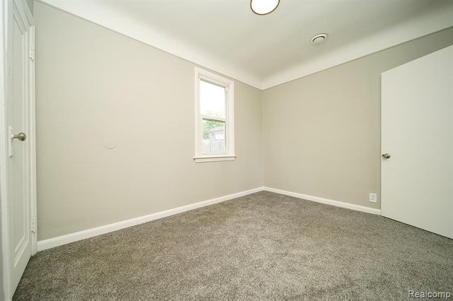 36807 Jefferson Avenue, Harrison Twp, MI 48045