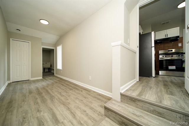 36807 Jefferson Avenue, Harrison Twp, MI 48045