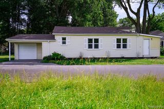 36807 Jefferson Avenue, Harrison Twp, MI 48045