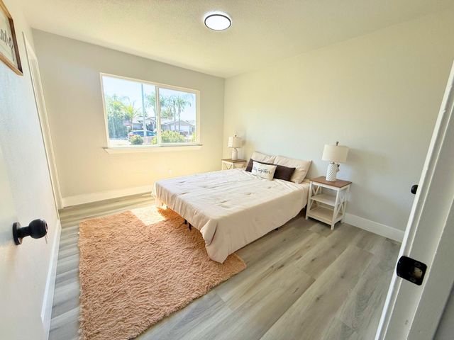 3326 W Fairview Avenue, Visalia, CA 93277