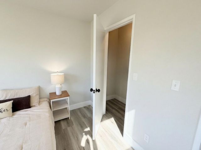 3326 W Fairview Avenue, Visalia, CA 93277