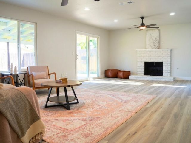 3326 W Fairview Avenue, Visalia, CA 93277