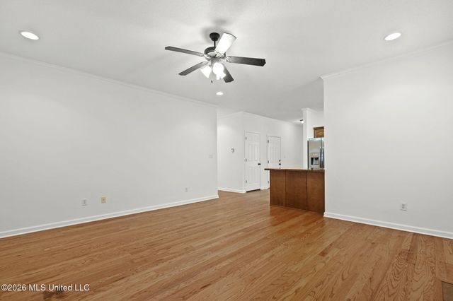 5900 S Foxdale Loop, Southaven, MS 38672