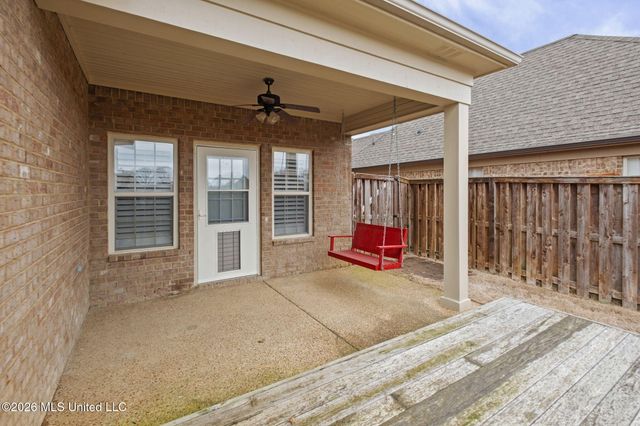 5900 S Foxdale Loop, Southaven, MS 38672