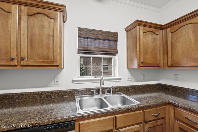 5900 S Foxdale Loop, Southaven, MS 38672