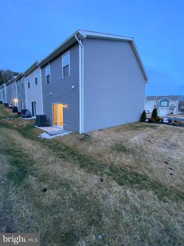 25 CRANSTON CT, Falling Waters, WV 25419