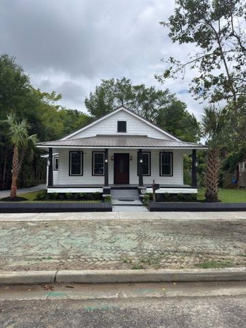 118 Dozier St., Georgetown, SC 29440