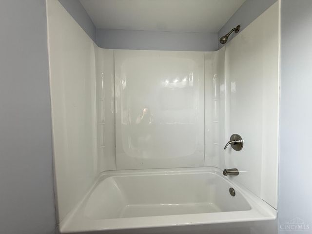 570 Fairhaven Drive, Hamilton, OH 45013