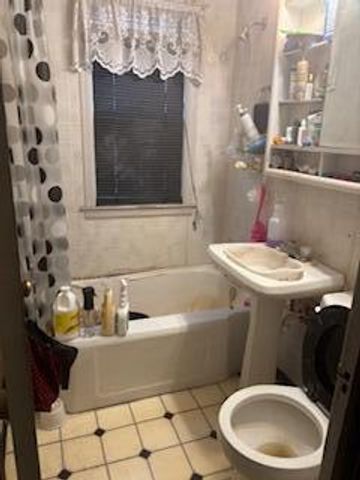 5025 N 27th STREET, Milwaukee, WI 53209