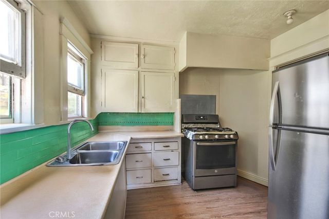 324 W 50th, Los Angeles, CA 90037