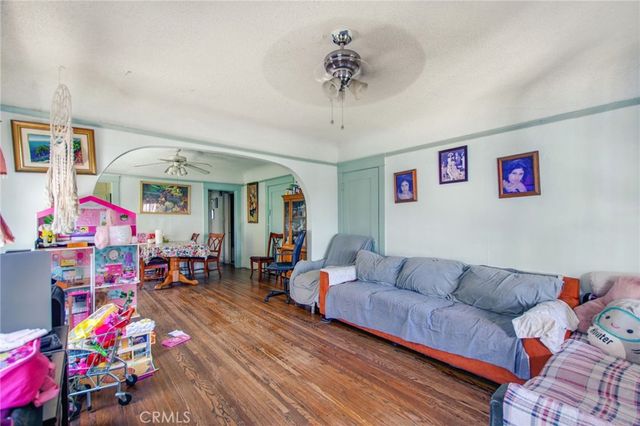 324 W 50th, Los Angeles, CA 90037