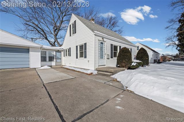 4196 Clippert Street, Dearborn Heights, MI 48125