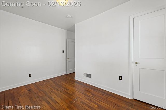 4196 Clippert Street, Dearborn Heights, MI 48125