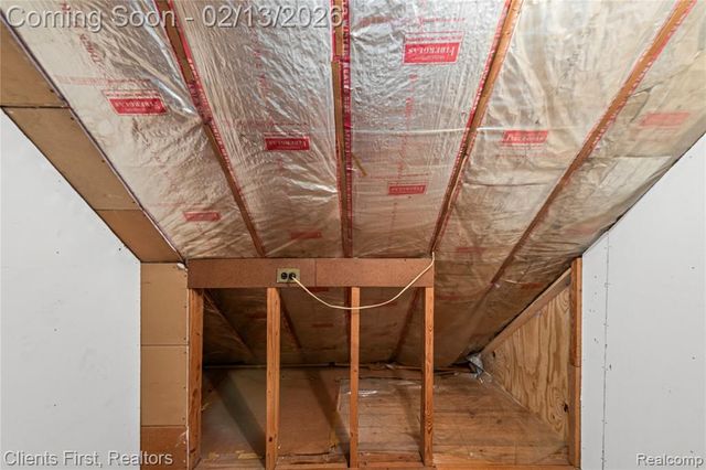 4196 Clippert Street, Dearborn Heights, MI 48125