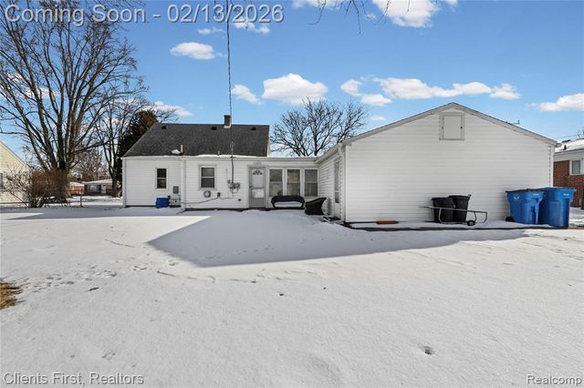4196 Clippert Street, Dearborn Heights, MI 48125
