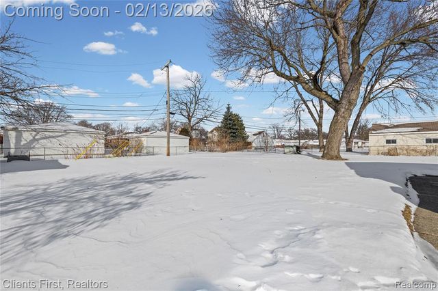 4196 Clippert Street, Dearborn Heights, MI 48125