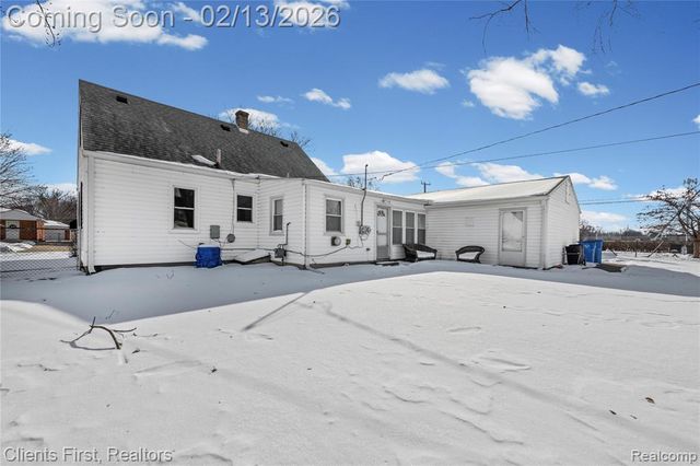 4196 Clippert Street, Dearborn Heights, MI 48125