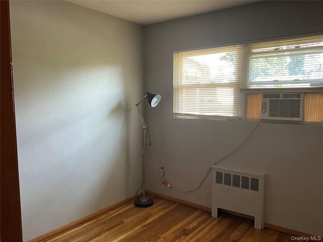 195 Central Park Road, Plainview, NY 11803