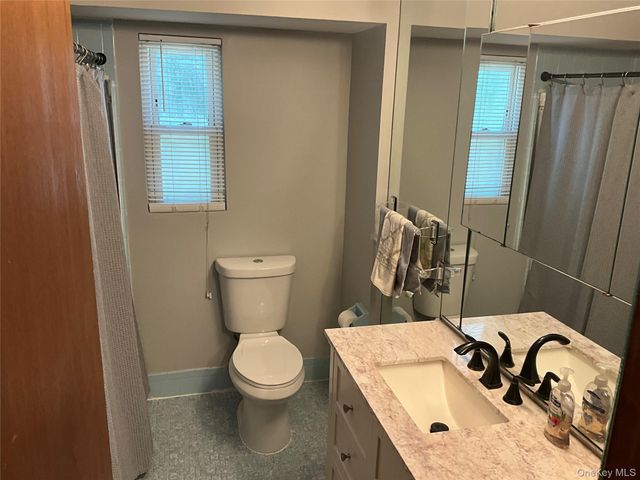 195 Central Park Road, Plainview, NY 11803