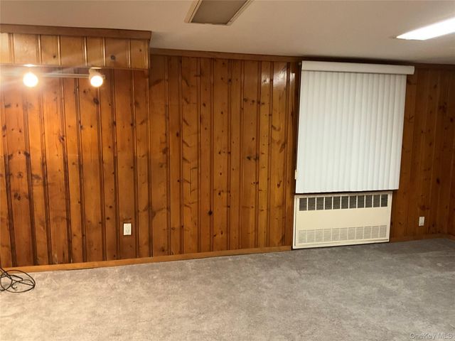 195 Central Park Road, Plainview, NY 11803