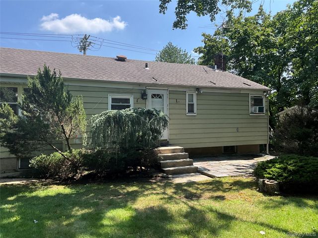 195 Central Park Road, Plainview, NY 11803